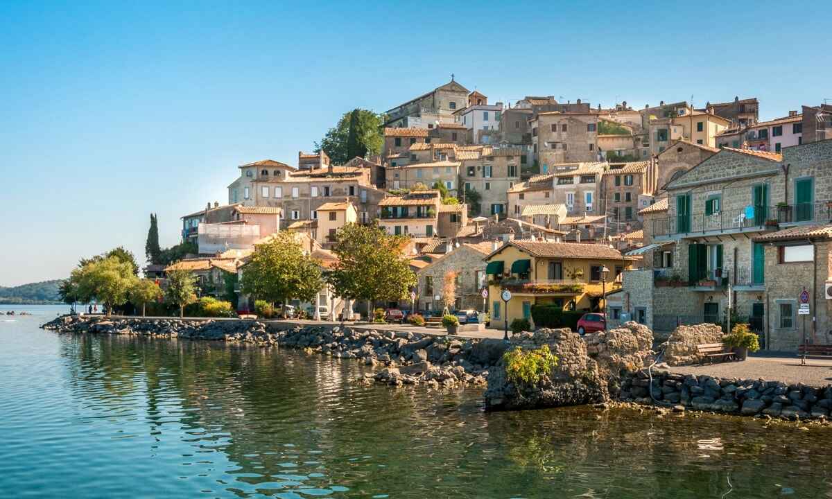 Immagine estetica di Anguillara Sabazia con il lago